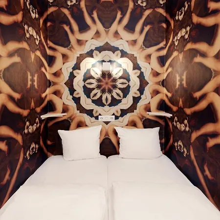 Not Hotel