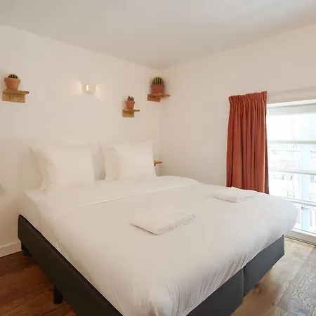 Not Hotel